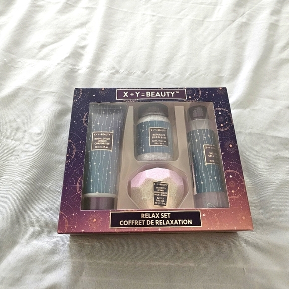 X+Y=Beauty Pamper Kit. New/Unopened - Picture 1 of 8